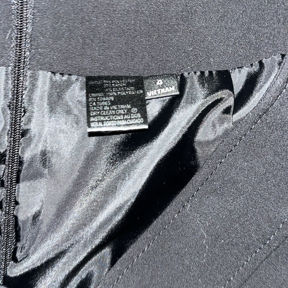 Black business skirt size 4 - Picture 3 of 3